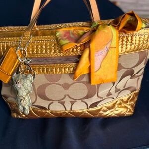 EUC COACH POPPY QUILTED GOLD METALLIC & SIGNATURE “C” MONOGRAM PATTERN